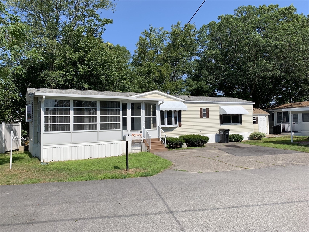 16 Nob Hill Road, Weymouth, Massachusetts, 1 Bedroom Bedrooms, 4 Rooms Rooms,1 BathroomBathrooms,Residential,For Sale,Nob Hill Road,73331959