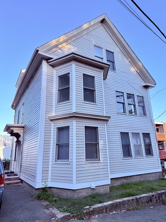 2 Chase St, Beverly, Massachusetts, 1 Bedroom Bedrooms, 4 Rooms Rooms,1 BathroomBathrooms,Residential Lease,For Rent,Chase St,73442013