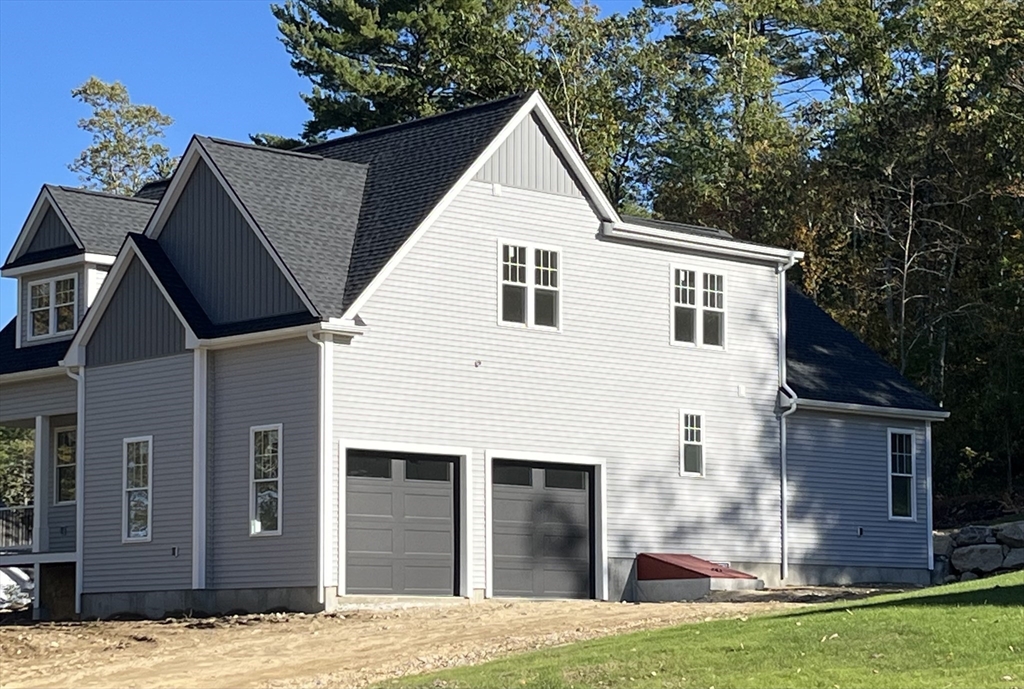 18 Lakeshore Drive, Douglas, Massachusetts, 3 Bedrooms Bedrooms, 6 Rooms Rooms,2.5 BathroomsBathrooms,Residential,For Sale,Lakeshore Drive,73442022