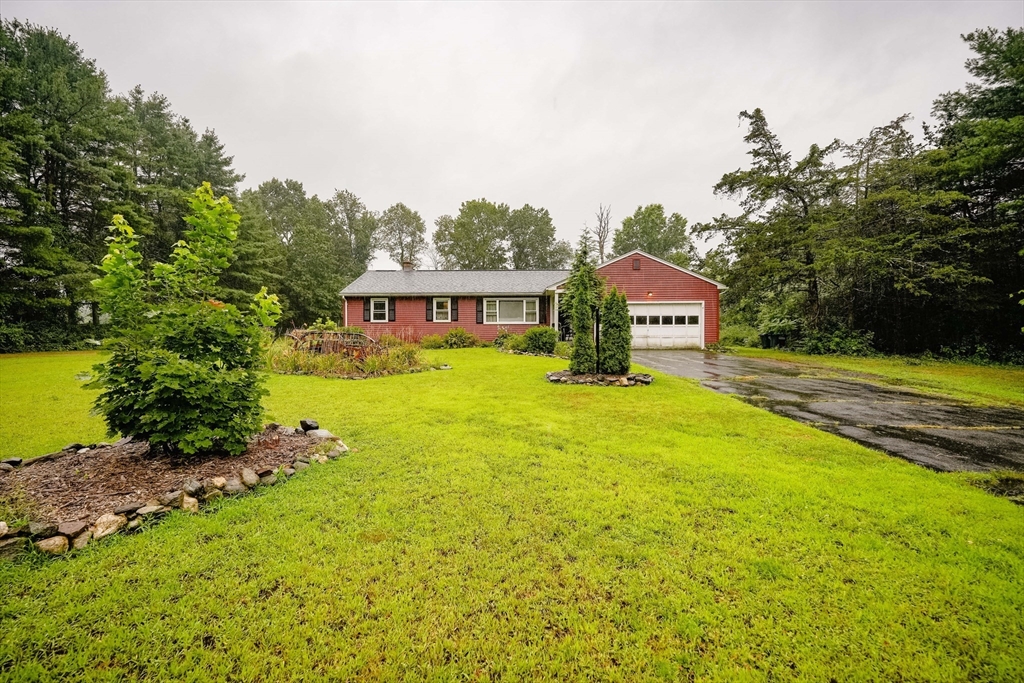 43 Colony Dr, Hampden, Massachusetts, 3 Bedrooms Bedrooms, 7 Rooms Rooms,1.5 BathroomsBathrooms,Residential,For Sale,Colony Dr,73412186
