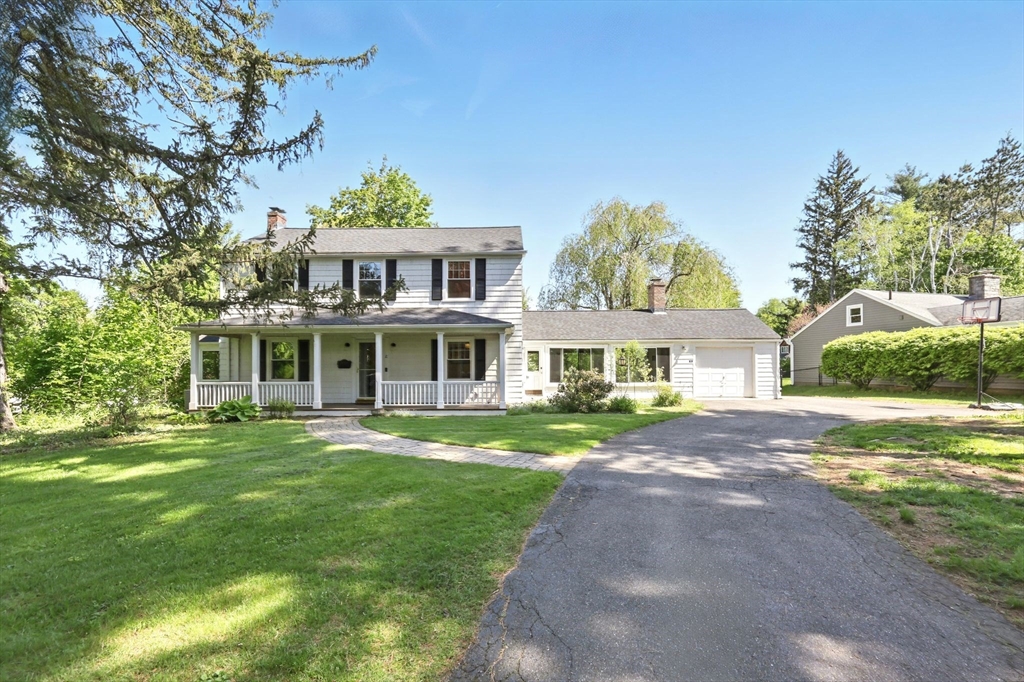 2 Silverwood Terrace, South Hadley, Massachusetts, 5 Bedrooms Bedrooms, 10 Rooms Rooms,2.5 BathroomsBathrooms,Residential,For Sale,Silverwood Terrace,73377085