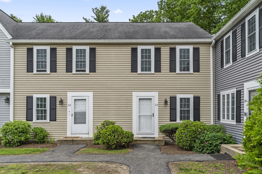 585 Turnpike St, Easton, Massachusetts, 2 Bedrooms Bedrooms, 4 Rooms Rooms,1.5 BathroomsBathrooms,Residential,For Sale,Turnpike St,73382910