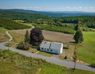 175 Peckville Road, Shelburne, Massachusetts, 3 Bedrooms Bedrooms, 7 Rooms Rooms,1.5 BathroomsBathrooms,Residential,For Sale,Peckville Road,73428331