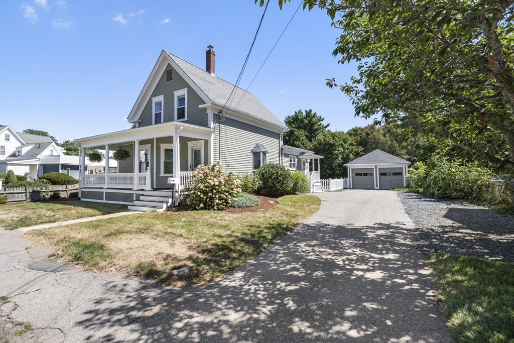 14 School St, Mansfield, Massachusetts, 3 Bedrooms Bedrooms, 7 Rooms Rooms,2 BathroomsBathrooms,Residential,For Sale,School St,73421252