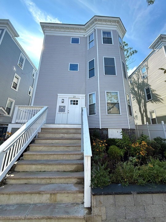23 Msgr Patrick J. Lydon Way, Boston, Massachusetts, 3 Bedrooms Bedrooms, 5 Rooms Rooms,1 BathroomBathrooms,Residential Lease,For Rent,Msgr Patrick J. Lydon Way,73414947