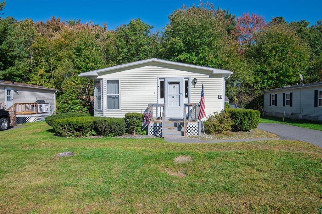 1 Canterbury Lane, Rockland, Massachusetts, 2 Bedrooms Bedrooms, 4 Rooms Rooms,2 BathroomsBathrooms,Residential,For Sale,Canterbury Lane,73442242