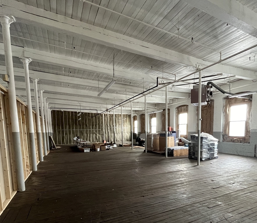 663 Lawrence St, Lowell, Massachusetts, ,Commercial Lease,For Rent,Lawrence St,73442264