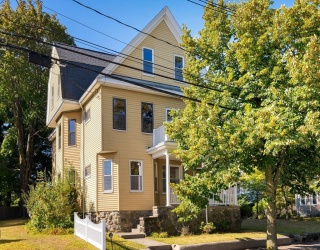 12 Burnham St, Belmont, Massachusetts, 6 Bedrooms Bedrooms, 15 Rooms Rooms,2.5 BathroomsBathrooms,Residential Income,For Sale,Burnham St,73425496