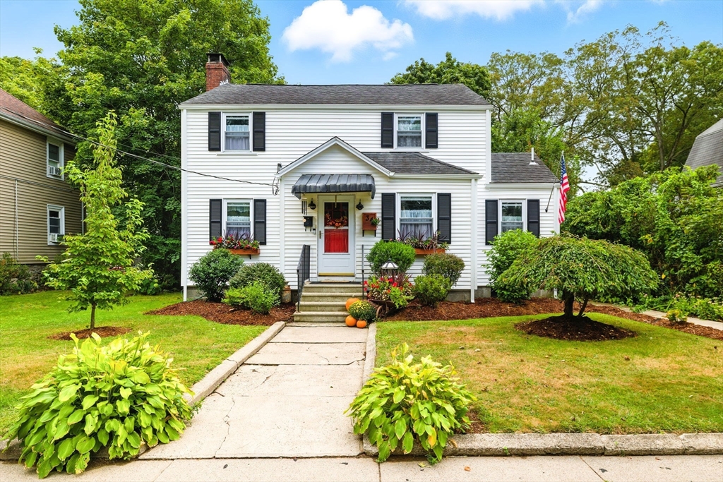 34 Warren Ave, Mansfield, Massachusetts, 3 Bedrooms Bedrooms, 7 Rooms Rooms,1.5 BathroomsBathrooms,Residential,For Sale,Warren Ave,73427311