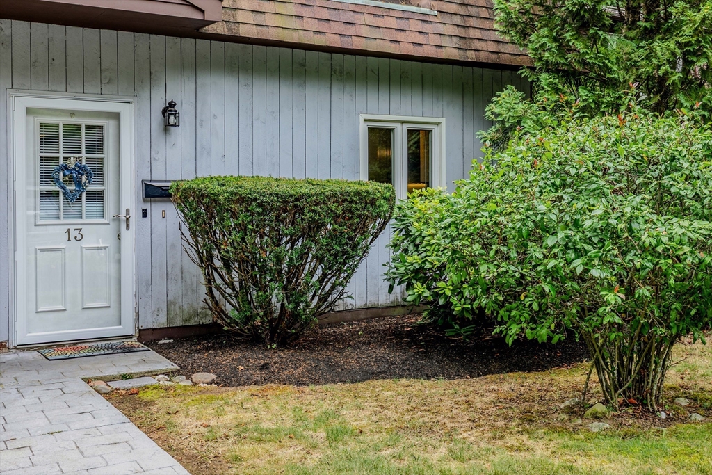 20 Lawrence Rd, Rowley, Massachusetts, 2 Bedrooms Bedrooms, 4 Rooms Rooms,1.5 BathroomsBathrooms,Residential,For Sale,Lawrence Rd,73420247