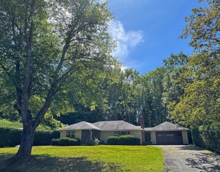 104 Wildwood Ave, Greenfield, Massachusetts, 3 Bedrooms Bedrooms, 6 Rooms Rooms,2 BathroomsBathrooms,Residential,For Sale,Wildwood Ave,73420663