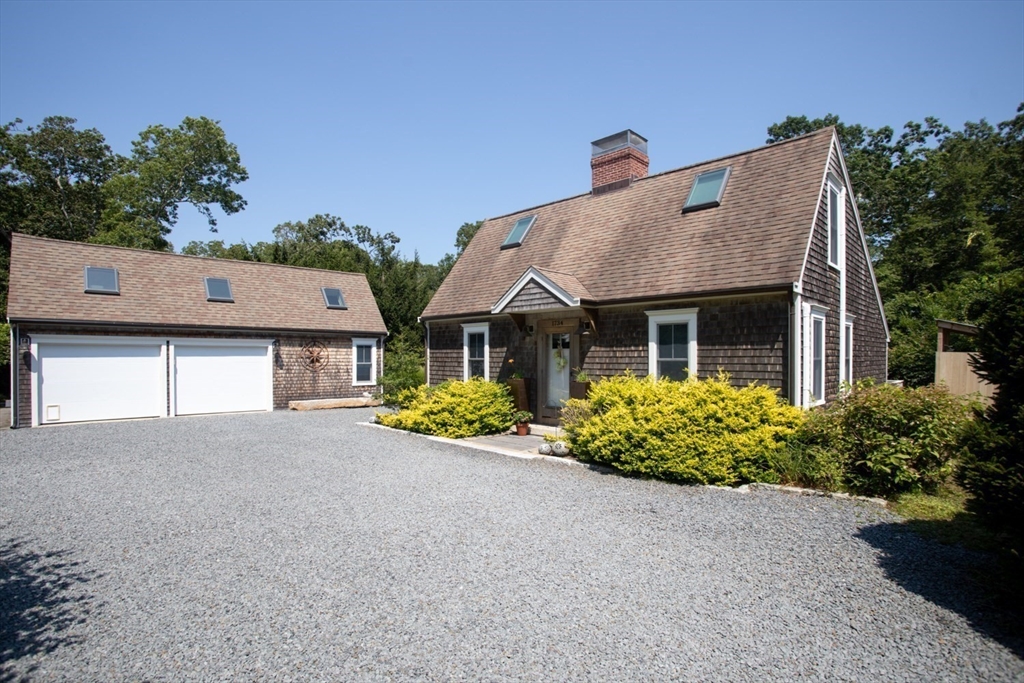 1734 Drift Rd, Westport, Massachusetts, 3 Bedrooms Bedrooms, 5 Rooms Rooms,3 BathroomsBathrooms,Residential,For Sale,Drift Rd,73414849