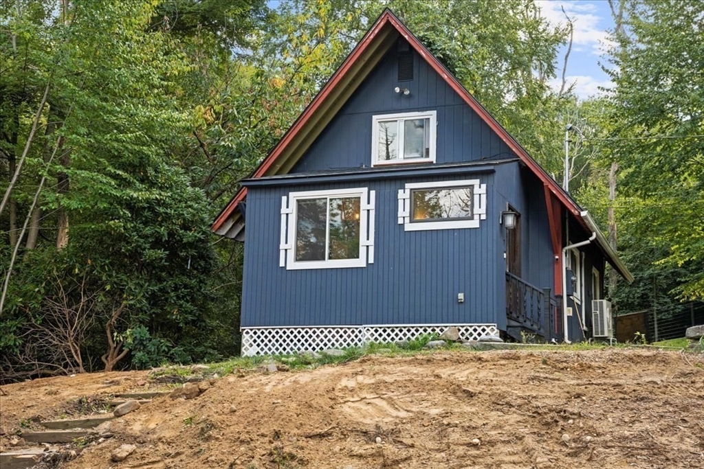 7 Sheila Dr, Holland, Massachusetts, 2 Bedrooms Bedrooms, 3 Rooms Rooms,1 BathroomBathrooms,Residential,For Sale,Sheila Dr,73426208