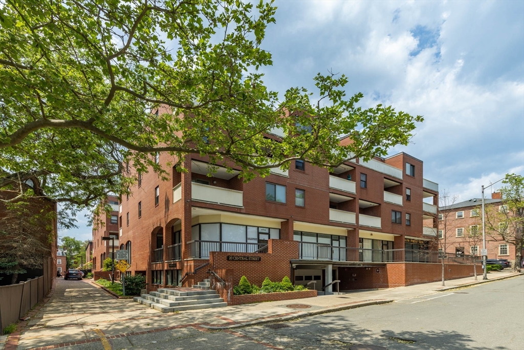 20 Central St, Salem, Massachusetts, 2 Bedrooms Bedrooms, 5 Rooms Rooms,2 BathroomsBathrooms,Residential,For Sale,Central St,73387704