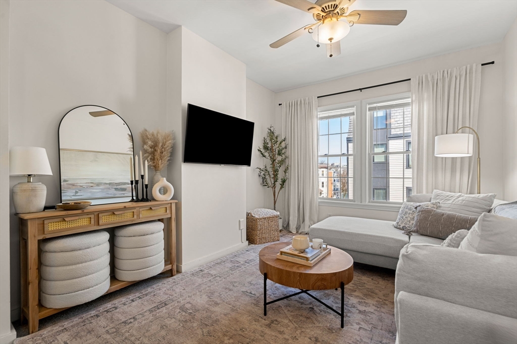 54 I, Boston, Massachusetts, 3 Bedrooms Bedrooms, 5 Rooms Rooms,1 BathroomBathrooms,Residential Lease,For Rent,I,73442367