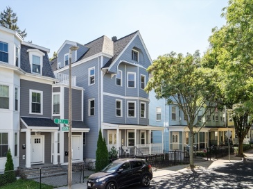 70 Day St, Boston, Massachusetts, 10 Bedrooms Bedrooms, 17 Rooms Rooms,4 BathroomsBathrooms,Residential Income,For Sale,Day St,73442377