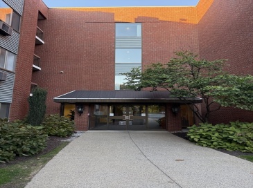 4975 Washington St, Boston, Massachusetts, 2 Bedrooms Bedrooms, 4 Rooms Rooms,2 BathroomsBathrooms,Residential Lease,For Rent,Washington St,73442518