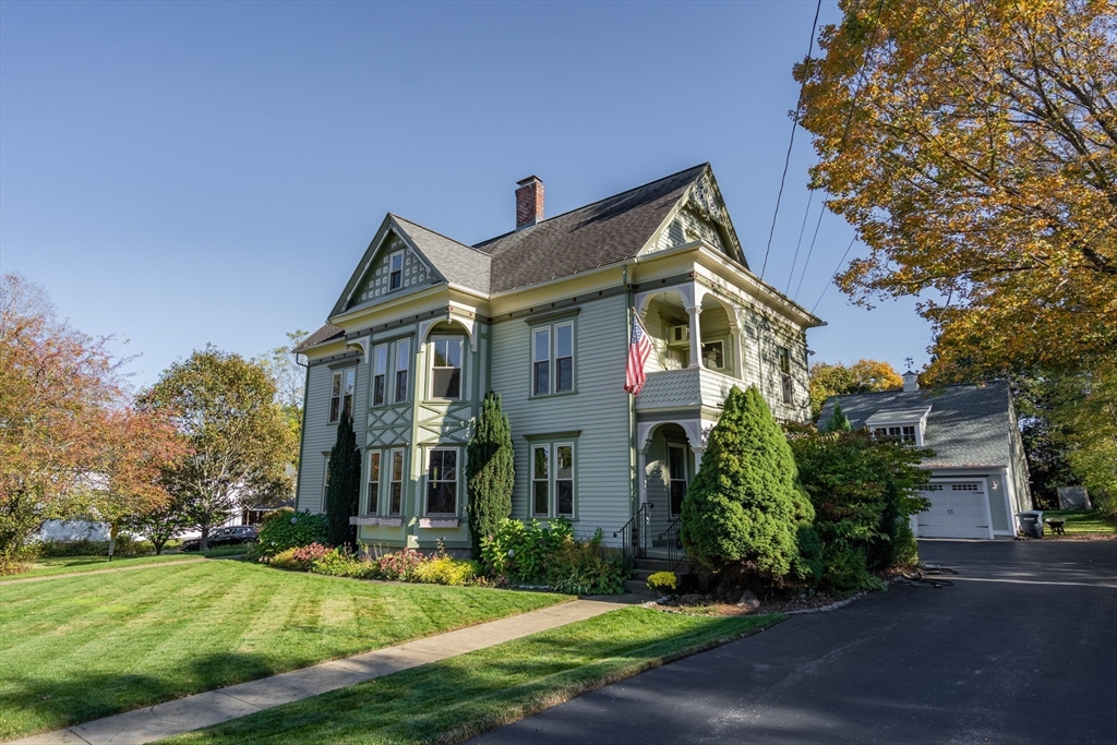 256 Main St, Spencer, Massachusetts, 3 Bedrooms Bedrooms, 10 Rooms Rooms,2 BathroomsBathrooms,Residential,For Sale,Main St,73442537