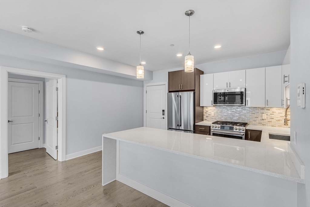 2 Cliveden, Quincy, Massachusetts, 2 Bedrooms Bedrooms, 3 Rooms Rooms,2 BathroomsBathrooms,Residential Lease,For Rent,Cliveden,73442607