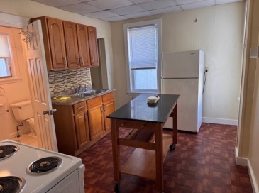 36 Lynde Street, Malden, Massachusetts, 2 Bedrooms Bedrooms, 4 Rooms Rooms,1 BathroomBathrooms,Residential Lease,For Rent,Lynde Street,73442797