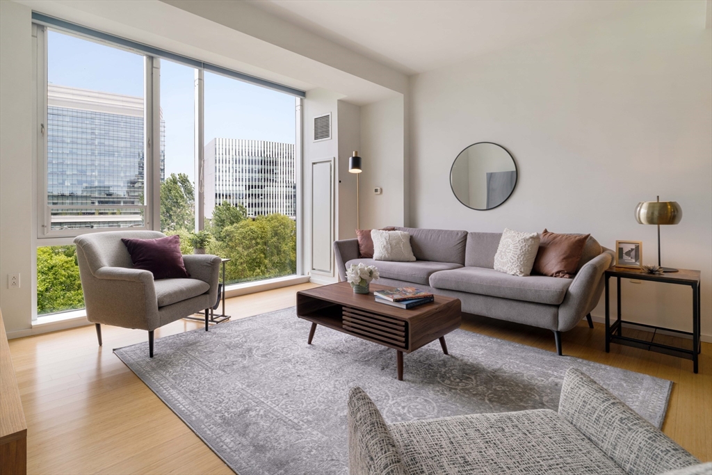 2 Earhart St, Cambridge, Massachusetts, 2 Bedrooms Bedrooms, 4 Rooms Rooms,1 BathroomBathrooms,Residential Lease,For Rent,Earhart St,73442846