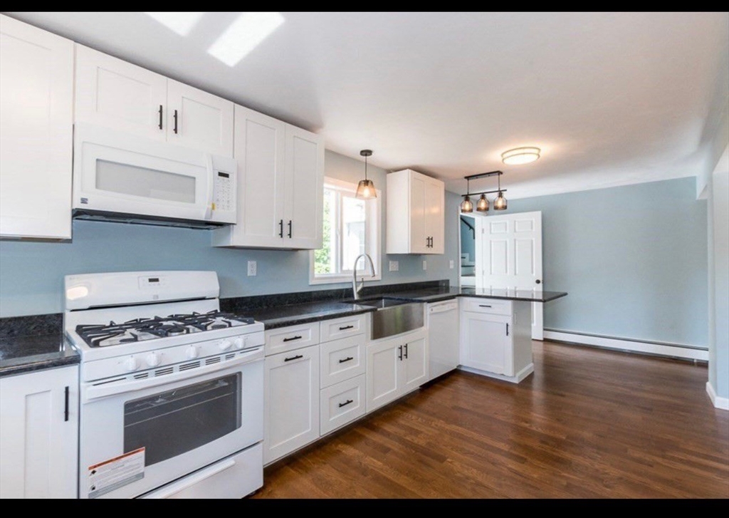 54 Aldrich Rd, Bridgewater, Massachusetts, 3 Bedrooms Bedrooms, 5 Rooms Rooms,1 BathroomBathrooms,Residential Lease,For Rent,Aldrich Rd,73426736