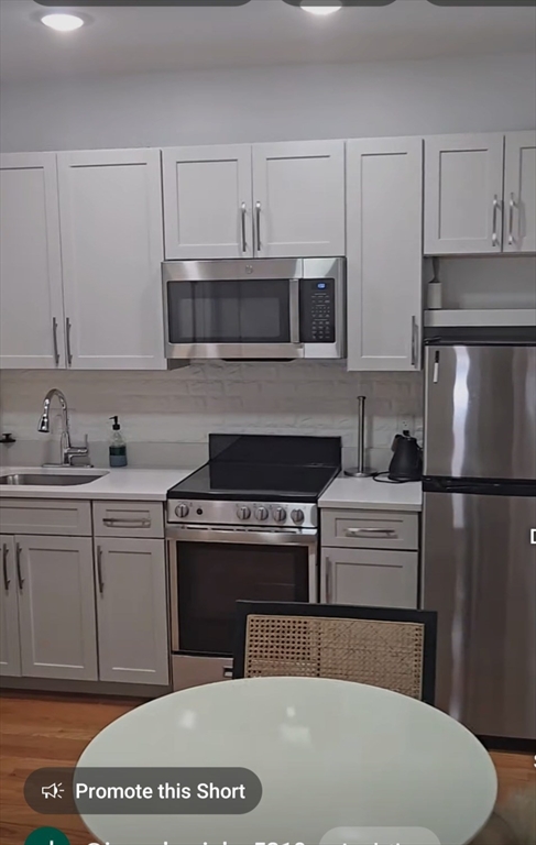 68 Main, Everett, Massachusetts, 1 Bedroom Bedrooms, 2 Rooms Rooms,1 BathroomBathrooms,Residential Lease,For Rent,Main,73416030