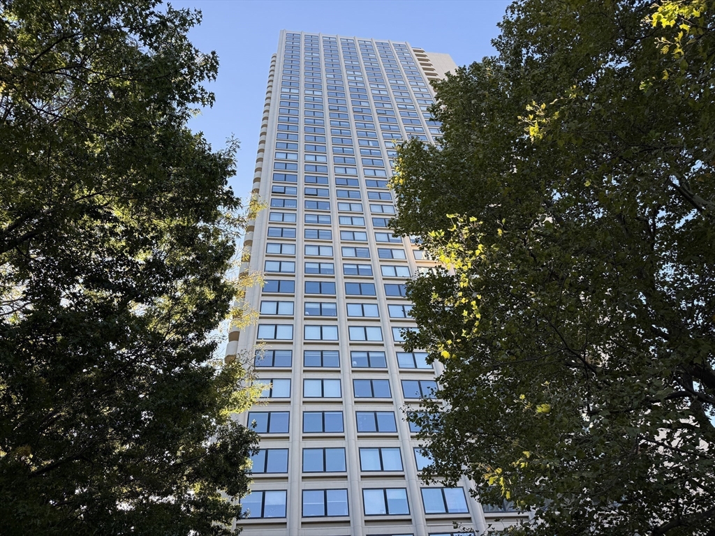 65 E India Row, Boston, Massachusetts, 2 Bedrooms Bedrooms, 5 Rooms Rooms,2 BathroomsBathrooms,Residential,For Sale,E India Row,73442956