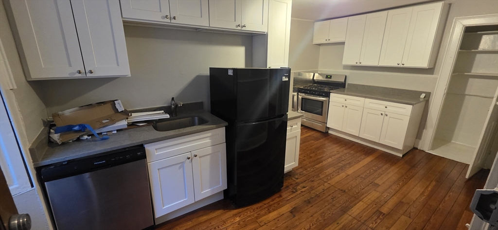 8 Herbert St, Salem, Massachusetts, 1 Bedroom Bedrooms, 4 Rooms Rooms,1 BathroomBathrooms,Residential Lease,For Rent,Herbert St,73442962