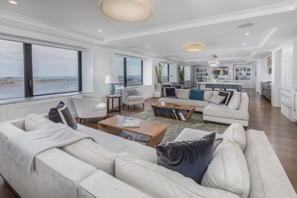 85 E India Row, Boston, Massachusetts, 4 Bedrooms Bedrooms, 11 Rooms Rooms,3.5 BathroomsBathrooms,Residential Lease,For Rent,E India Row,73421653