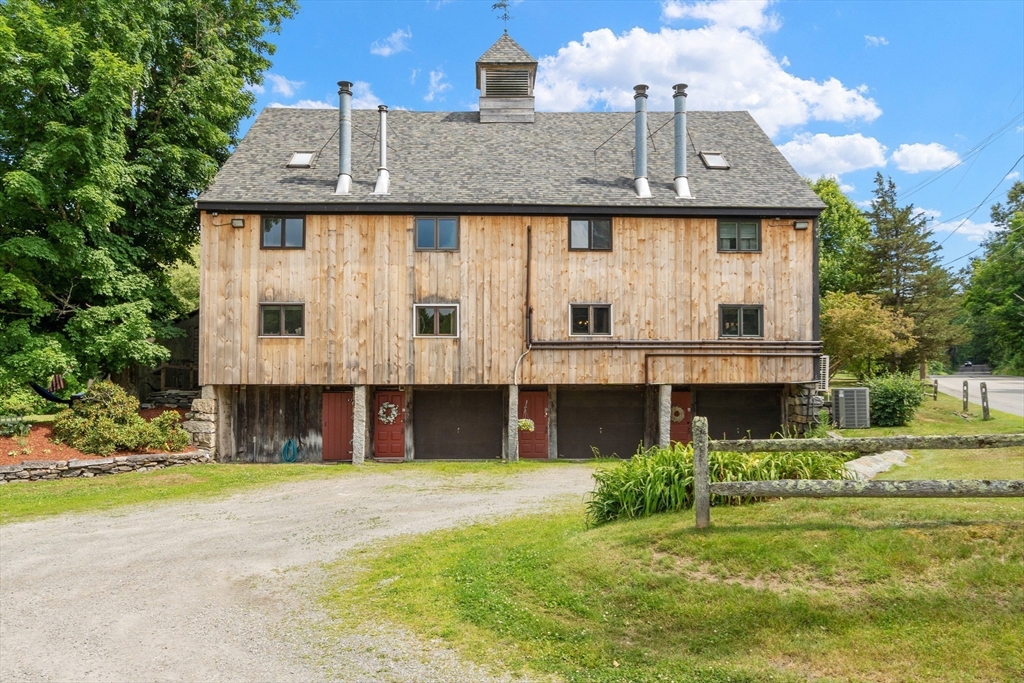 105 Townsend Road, Shirley, Massachusetts, 3 Bedrooms Bedrooms, 6 Rooms Rooms,2 BathroomsBathrooms,Residential Lease,For Rent,Townsend Road,73428440