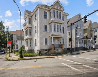 51 County St, New Bedford, Massachusetts, 9 Bedrooms Bedrooms, 21 Rooms Rooms,5 BathroomsBathrooms,Residential Income,For Sale,County St,73443154