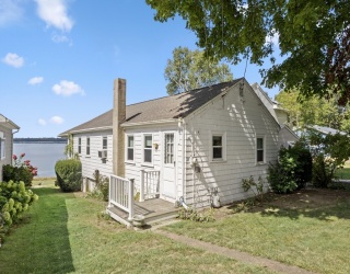 25 Beaulieu St, Westport, Massachusetts, 3 Bedrooms Bedrooms, 5 Rooms Rooms,1 BathroomBathrooms,Residential,For Sale,Beaulieu St,73443158