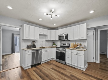 34 Union Street, Woburn, Massachusetts, 3 Bedrooms Bedrooms, 5 Rooms Rooms,1 BathroomBathrooms,Residential Lease,For Rent,Union Street,73443201