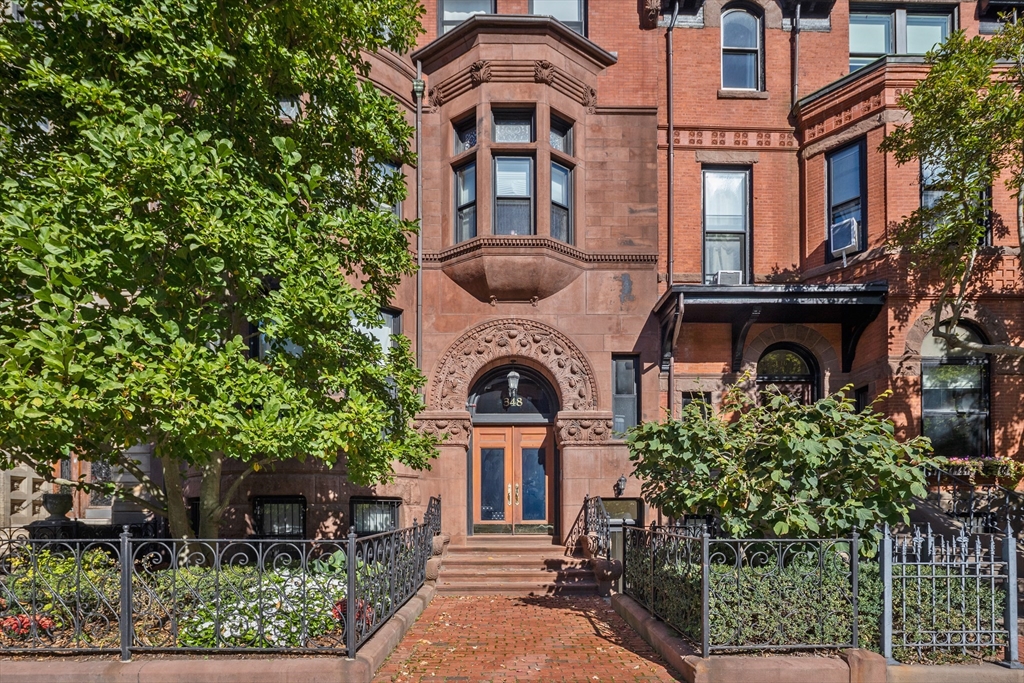 348 Beacon Street, Boston, Massachusetts, 2 Bedrooms Bedrooms, 6 Rooms Rooms,2.5 BathroomsBathrooms,Residential Lease,For Rent,Beacon Street,73443198
