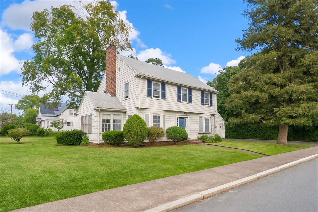 6 Tanager Rd, Attleboro, Massachusetts, 3 Bedrooms Bedrooms, 6 Rooms Rooms,1.5 BathroomsBathrooms,Residential,For Sale,Tanager Rd,73424433