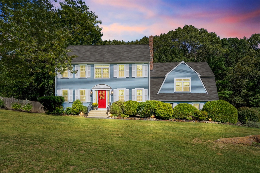 46 Crestview Dr, Mendon, Massachusetts, 3 Bedrooms Bedrooms, 7 Rooms Rooms,2.5 BathroomsBathrooms,Residential,For Sale,Crestview Dr,73429378