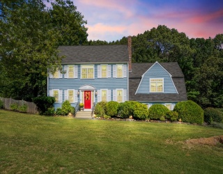 46 Crestview Dr, Mendon, Massachusetts, 3 Bedrooms Bedrooms, 7 Rooms Rooms,2.5 BathroomsBathrooms,Residential,For Sale,Crestview Dr,73429378