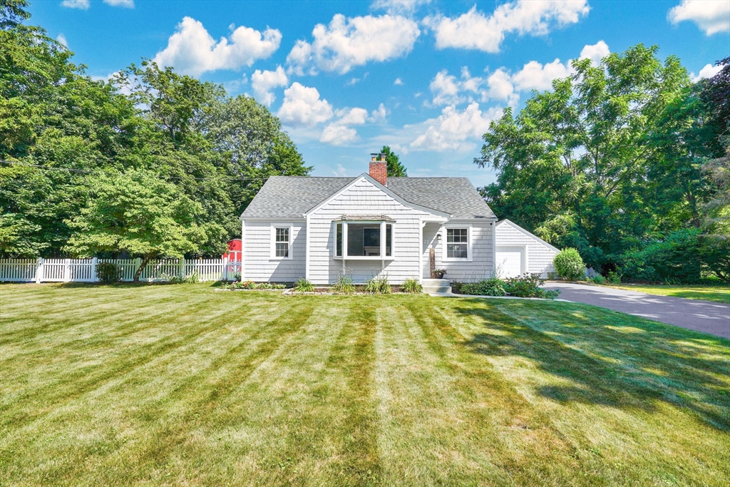 21 Hunting Ln, Wilbraham, Massachusetts, 2 Bedrooms Bedrooms, 6 Rooms Rooms,1.5 BathroomsBathrooms,Residential,For Sale,Hunting Ln,73409468