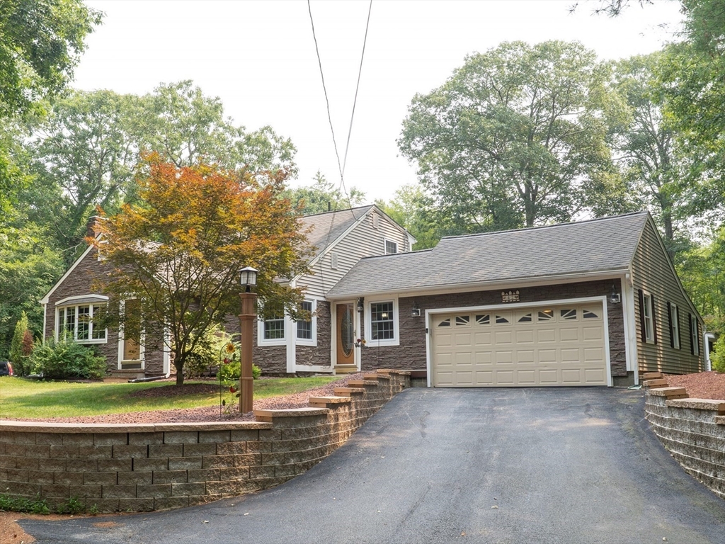 42 Oxbow Rd, Charlton, Massachusetts, 3 Bedrooms Bedrooms, 6 Rooms Rooms,2 BathroomsBathrooms,Residential,For Sale,Oxbow Rd,73418132