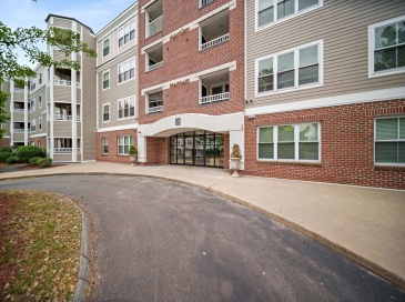 318 Rindge Ave, Cambridge, Massachusetts, 2 Bedrooms Bedrooms, 5 Rooms Rooms,2 BathroomsBathrooms,Residential Lease,For Rent,Rindge Ave,73431073