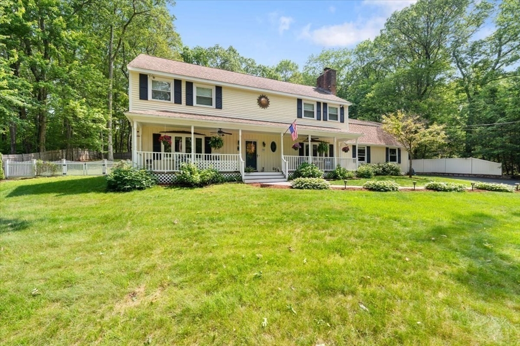 89 Thomas Road, Ashland, Massachusetts, 3 Bedrooms Bedrooms, 8 Rooms Rooms,2.5 BathroomsBathrooms,Residential,For Sale,Thomas Road,73432636