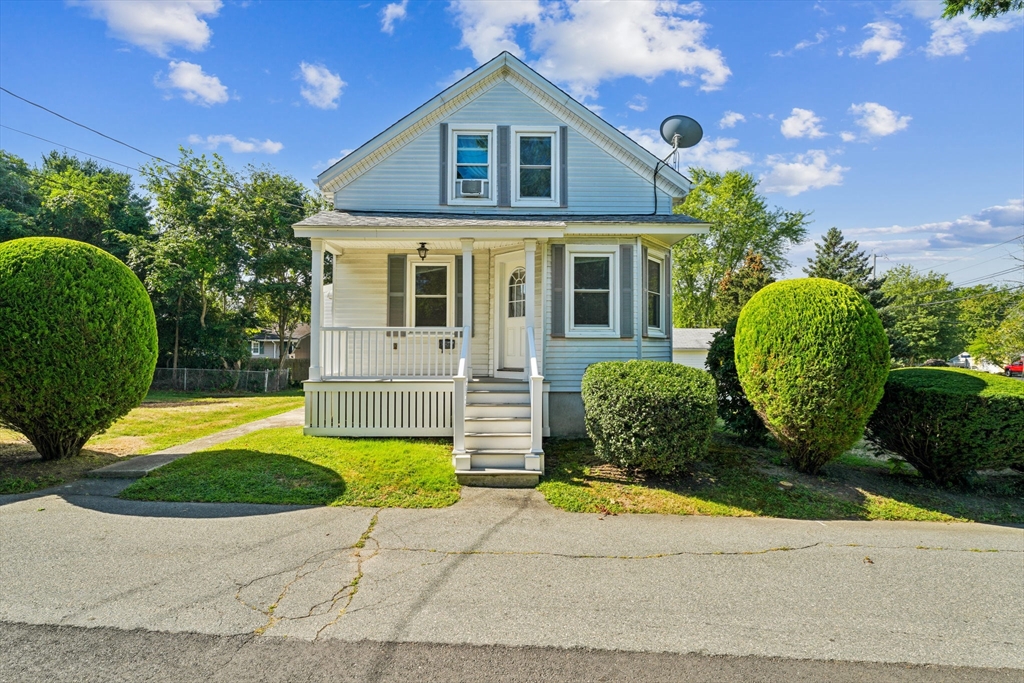 115 Mellen Ave, Somerset, Massachusetts, 3 Bedrooms Bedrooms, 5 Rooms Rooms,1.5 BathroomsBathrooms,Residential,For Sale,Mellen Ave,73424004