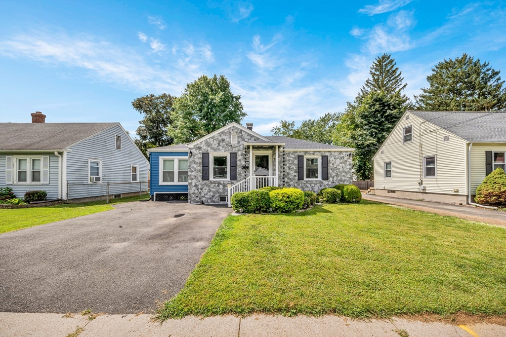 134 Ellsworth Ave, Springfield, Massachusetts, 4 Bedrooms Bedrooms, 7 Rooms Rooms,1 BathroomBathrooms,Residential Lease,For Rent,Ellsworth Ave,73426571