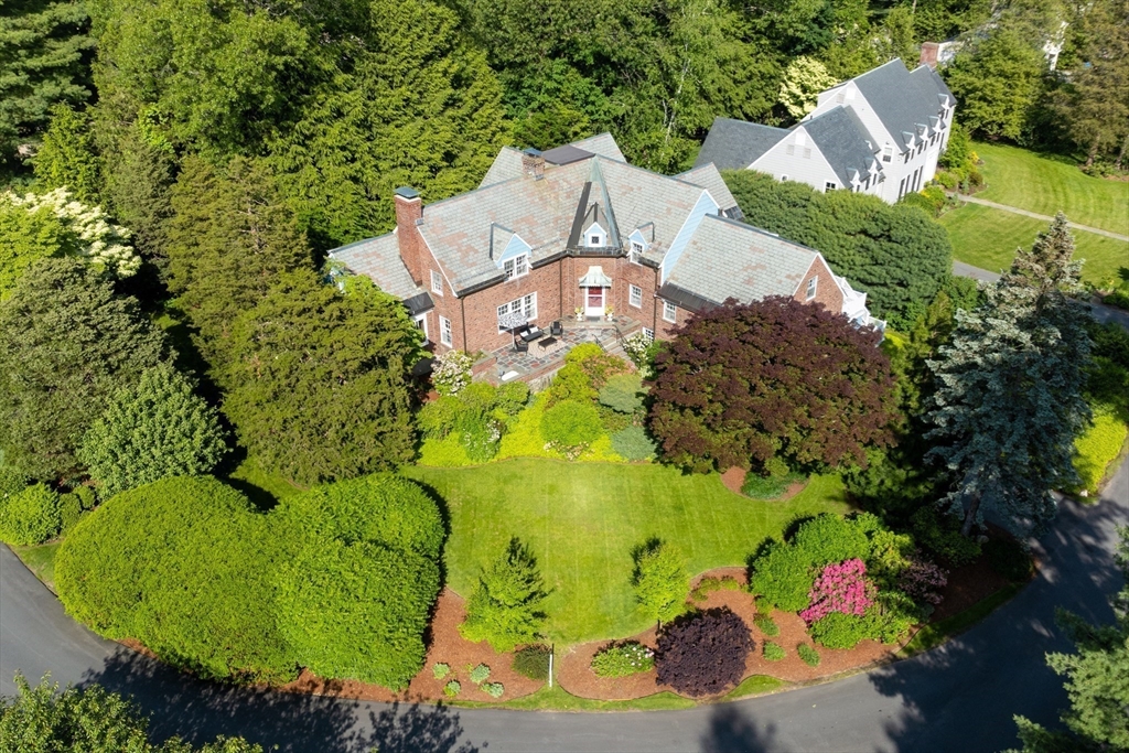 34 Woodbine Road, Belmont, Massachusetts, 7 Bedrooms Bedrooms, 13 Rooms Rooms,4.5 BathroomsBathrooms,Residential,For Sale,Woodbine Road,73363282