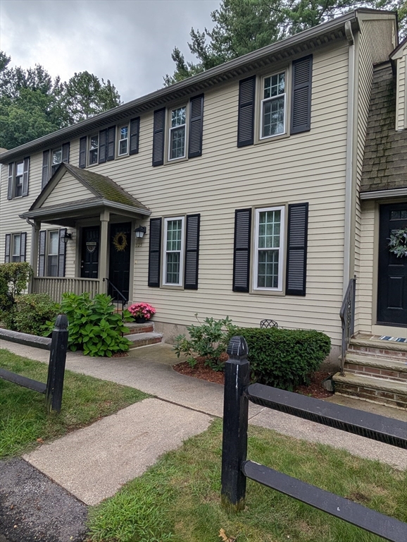 525 Wellman Ave., Chelmsford, Massachusetts, 2 Bedrooms Bedrooms, 6 Rooms Rooms,1.5 BathroomsBathrooms,Residential,For Sale,Wellman Ave.,73420968