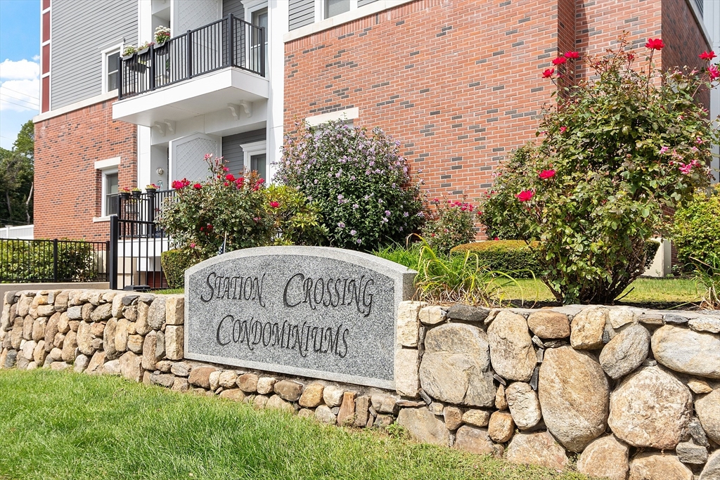 16 Willow St, Melrose, Massachusetts, 2 Bedrooms Bedrooms, 4 Rooms Rooms,2 BathroomsBathrooms,Residential,For Sale,Willow St,73428595