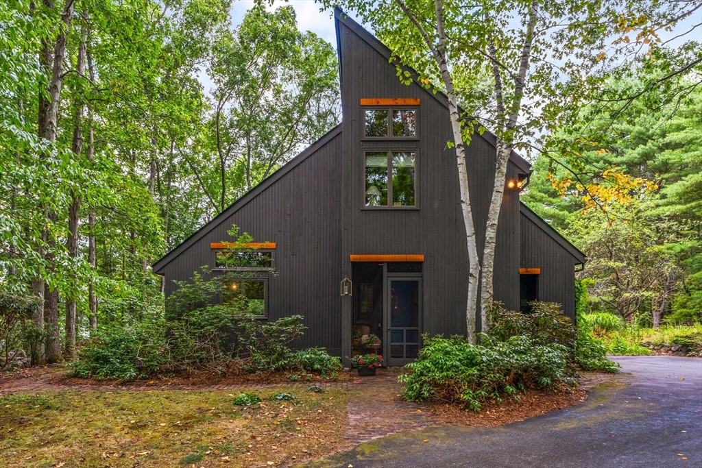 109 Pond St, Dunstable, Massachusetts, 3 Bedrooms Bedrooms, 6 Rooms Rooms,1 BathroomBathrooms,Residential,For Sale,Pond St,73423114