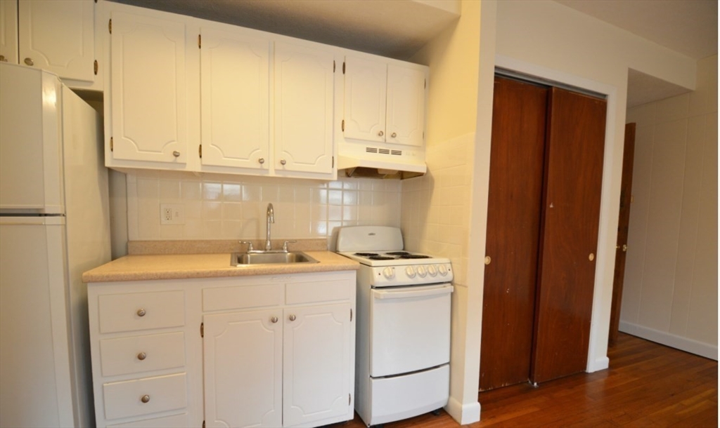 168 N Beacon St, Boston, Massachusetts, 1 Bedroom Bedrooms, 2 Rooms Rooms,1 BathroomBathrooms,Residential Lease,For Rent,N Beacon St,73443368