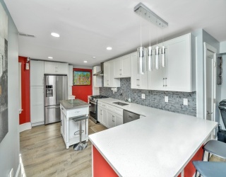 32-32R Temple St, Boston, Massachusetts, 9 Bedrooms Bedrooms, 17 Rooms Rooms,4 BathroomsBathrooms,Residential Income,For Sale,Temple St,73443484